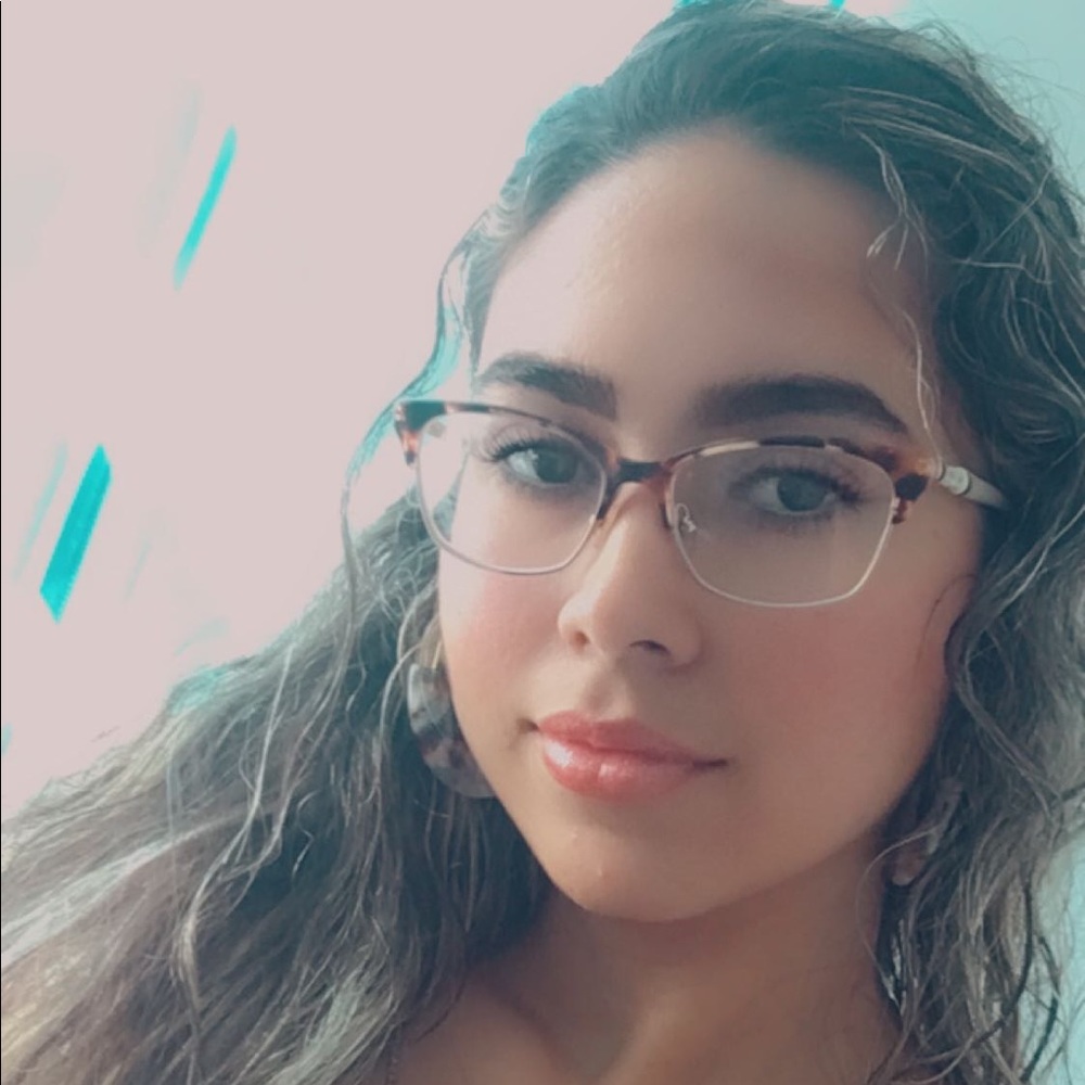 Meet your Posher, Ana